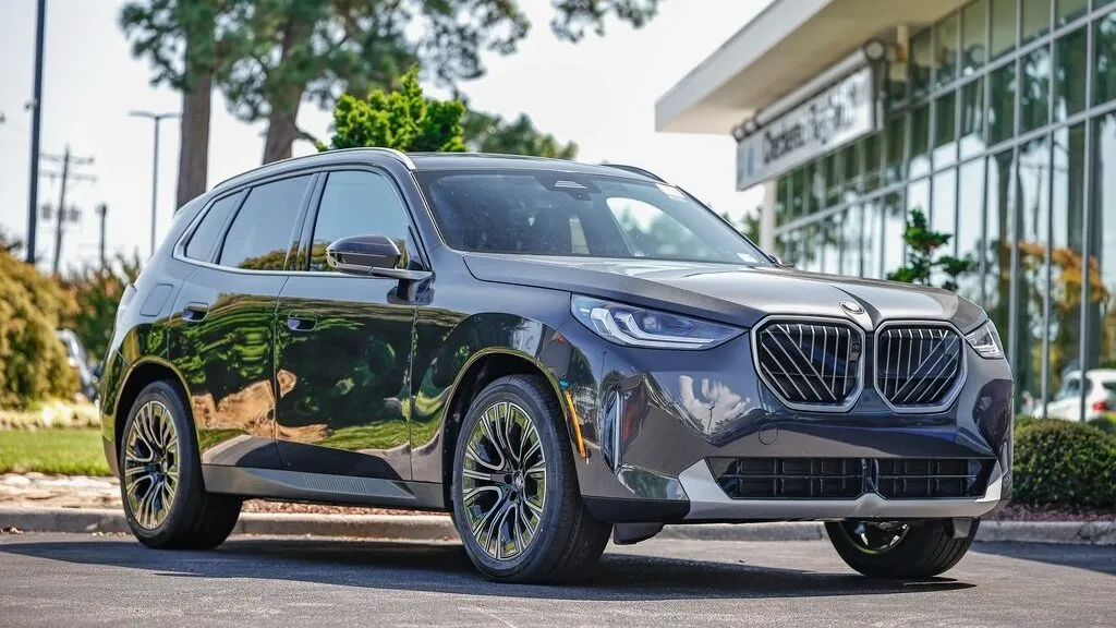 Featured image for 10 Best Luxury SUV Deals in February: Audi, BMW, Lucid Priced to Sell