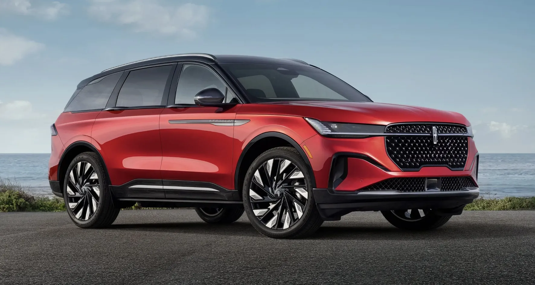 Featured image for 2025 Year-End Deal Tracker: Honda and Ford Sales Go Live Early