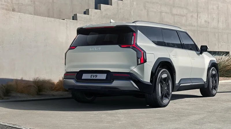 Kia year end SUV deals|