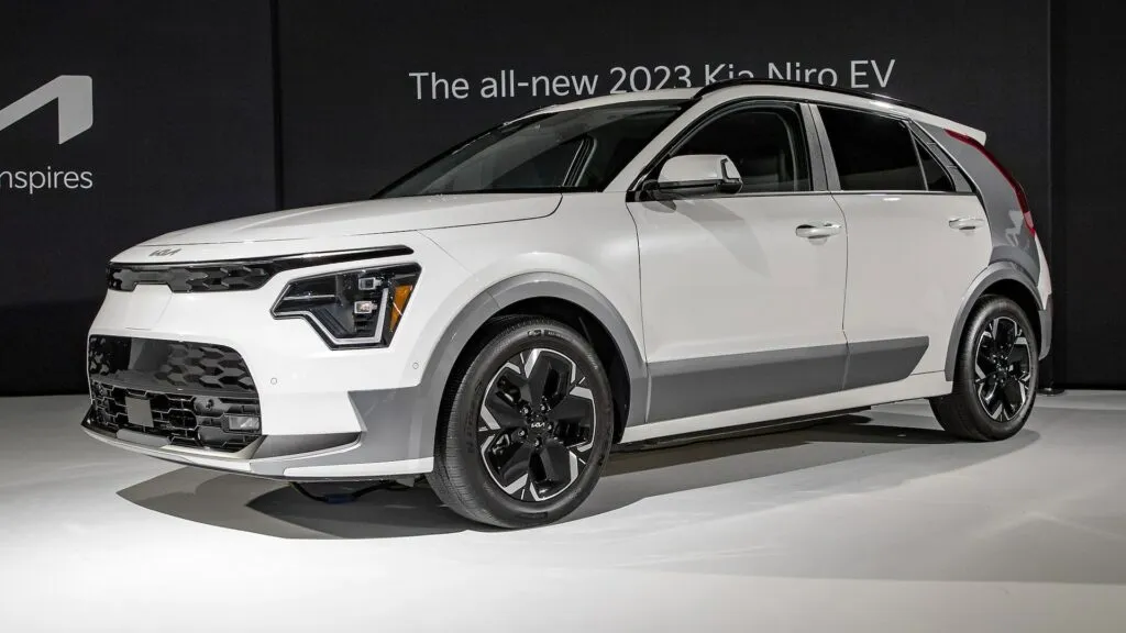 2023 kia niro ev price