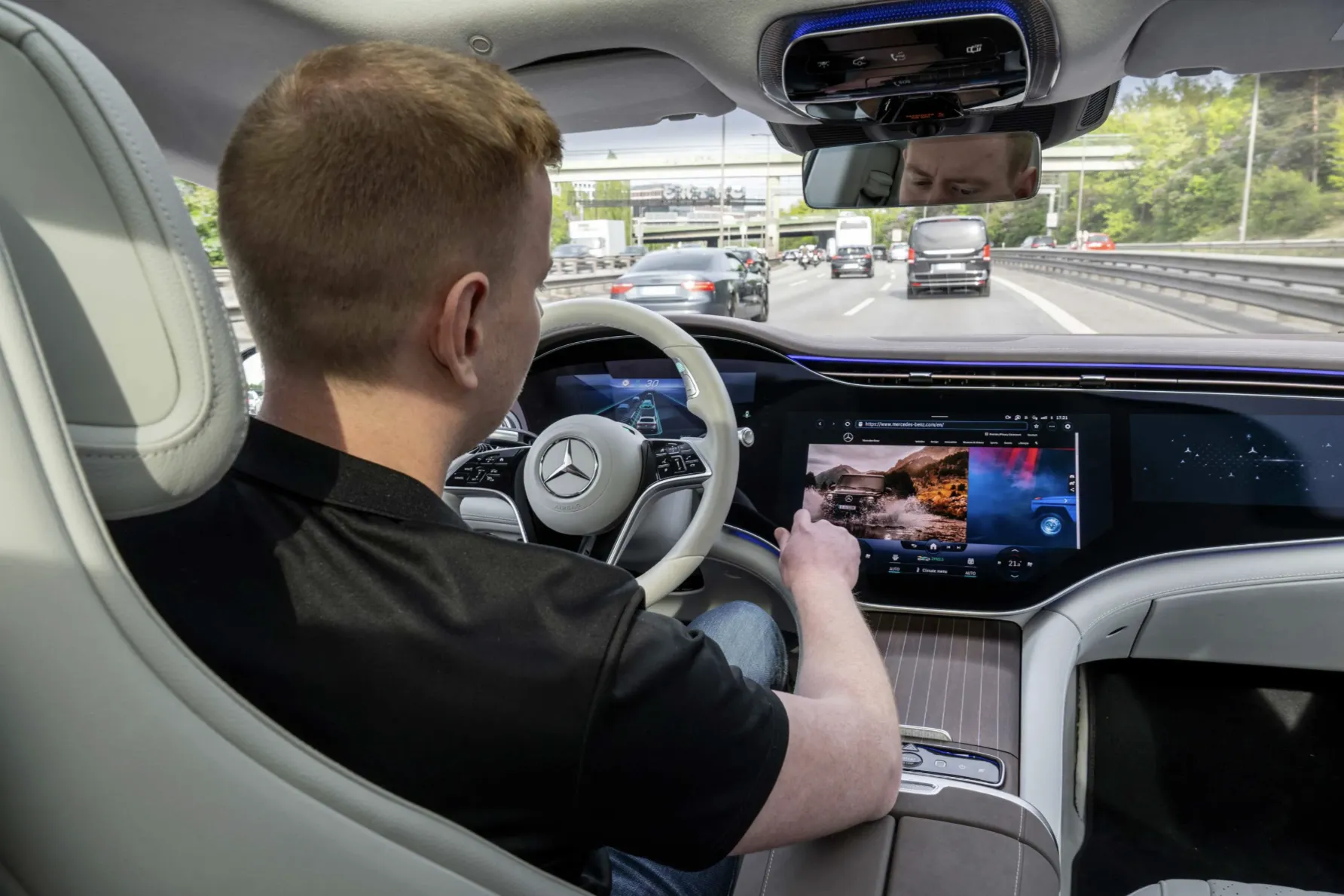 Featured image for Cars with AI in 2024: Volkswagen and Mercedes-Benz Join Tesla at the Forefront
