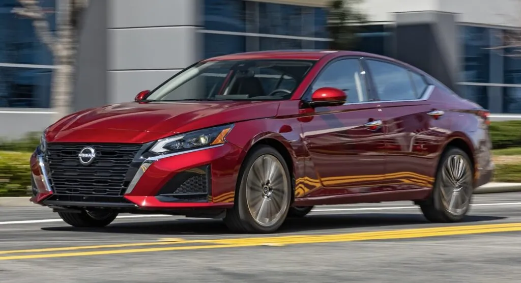 Nissan Altima end of year deals 2023