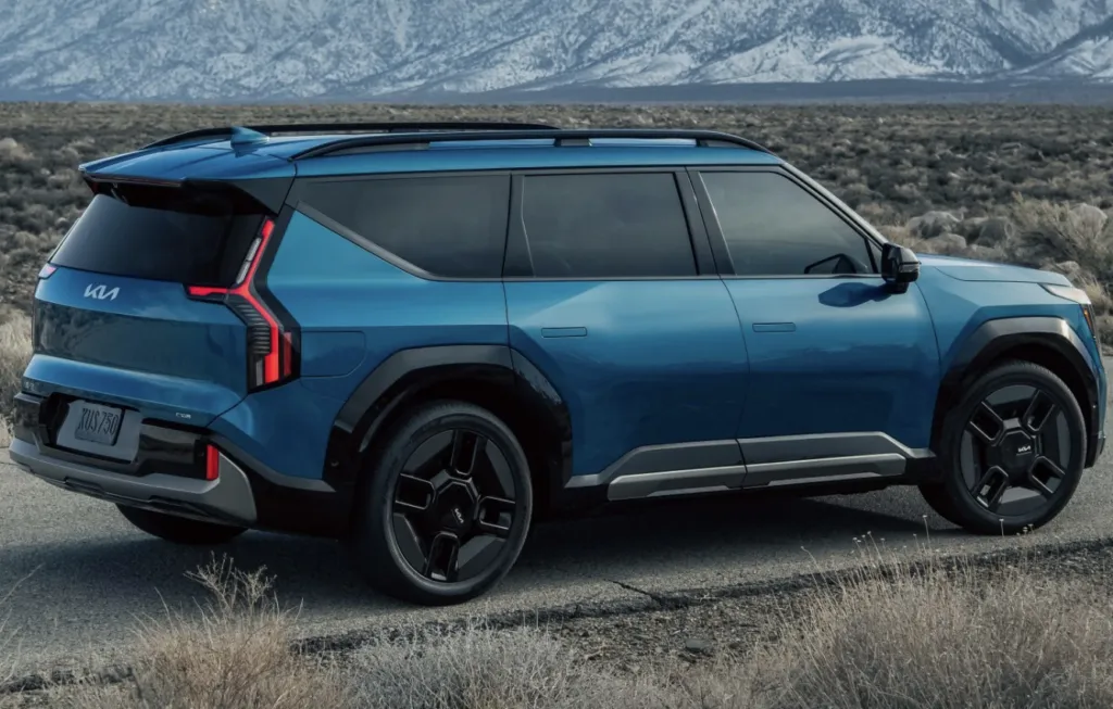 Kia Labor Day sales: 2024 Kia EV9 electric SUV