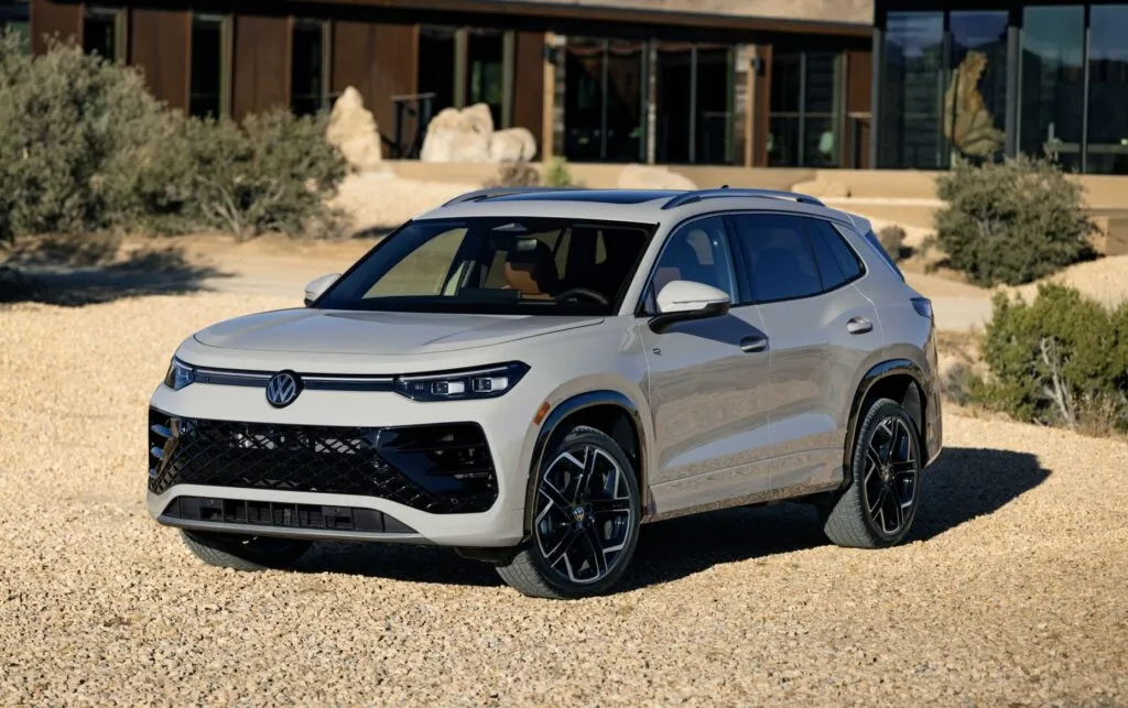 2025 Volkswagen Tiguan lease deals